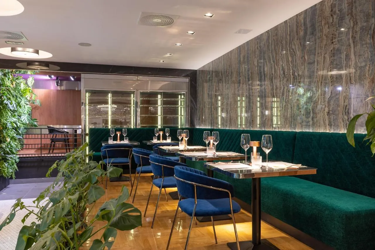 Silver Crown Hotel & Residence, Palace Quarter Budapeste 3*,