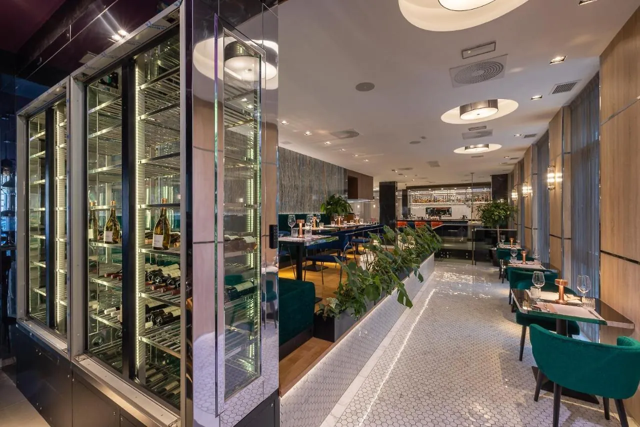 Silver Crown Hotel & Residence, Palace Quarter Boedapest 3*,