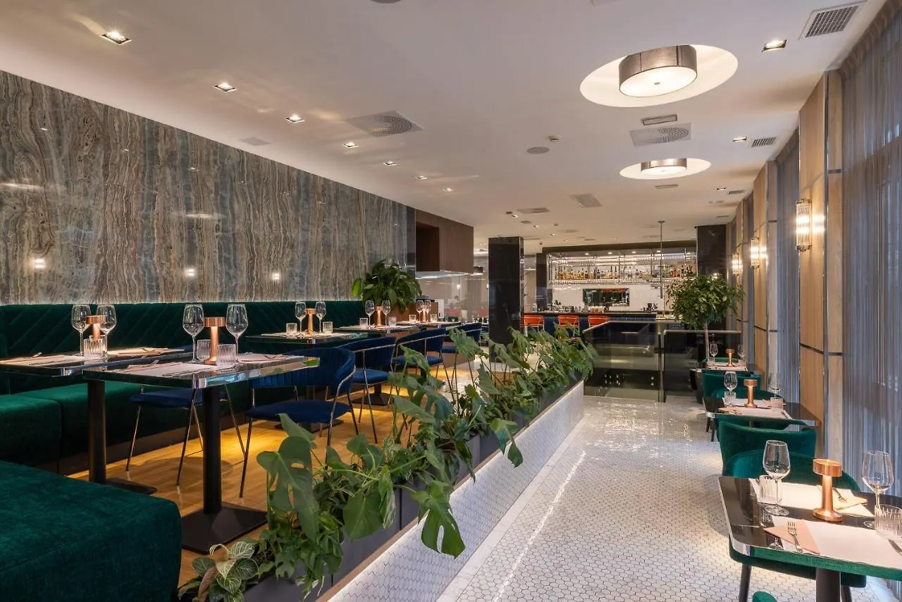 Silver Crown Hotel & Residence, Palace Quarter ブダペスト 3*,