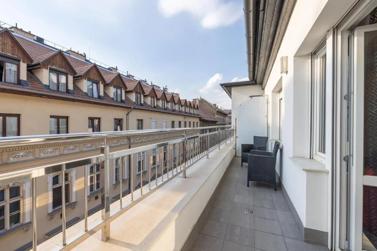 Silver Crown Hotel & Residence, Palace Quarter Βουδαπέστη 3*,