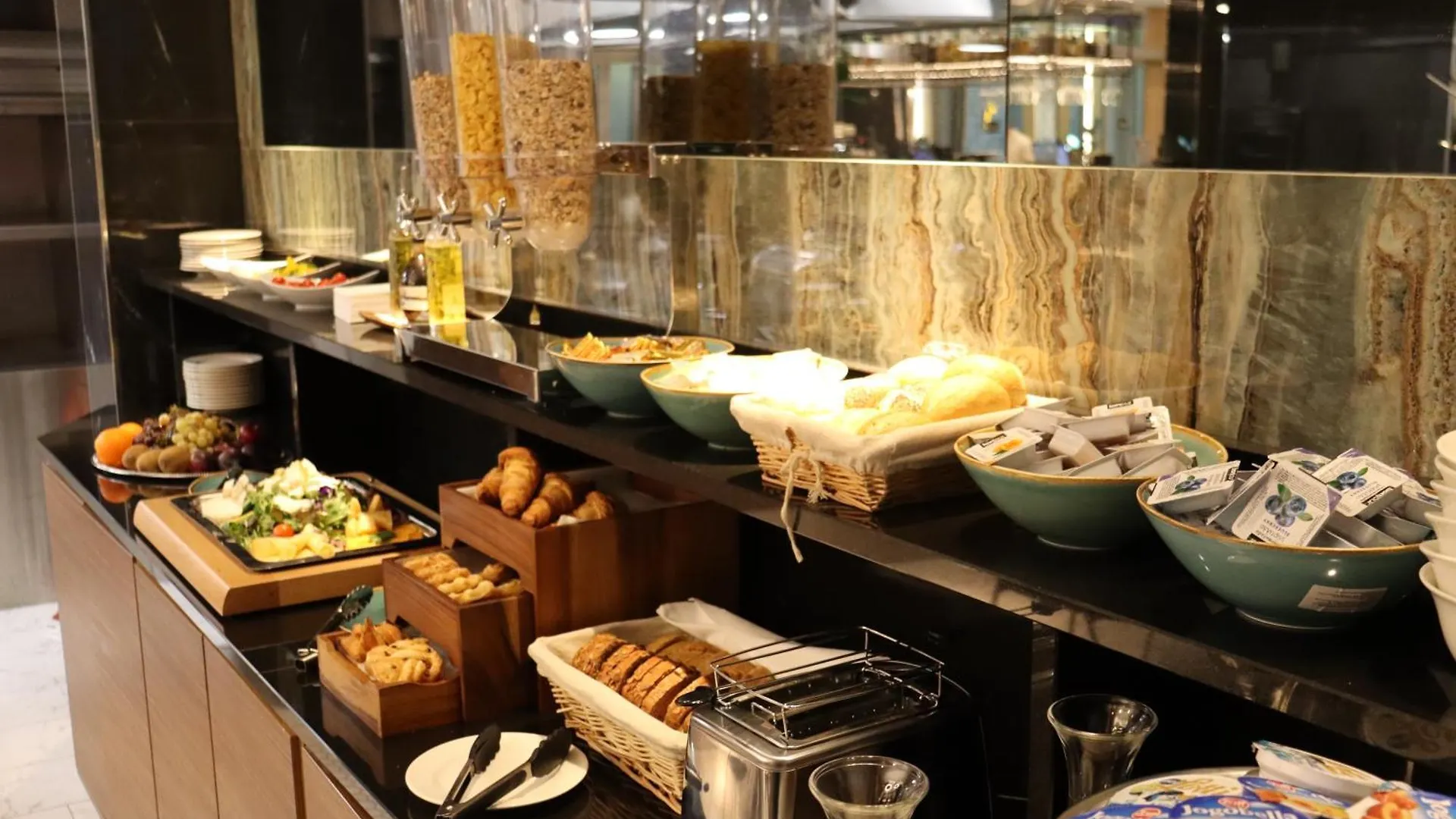 ***  Silver Crown Hotel & Residence, Palace Quarter Βουδαπέστη Ουγγαρία