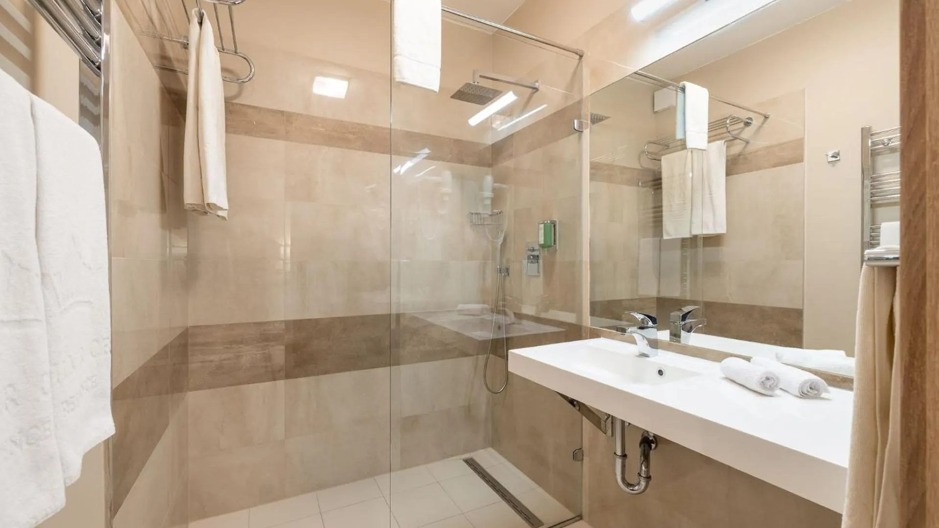 Silver Crown Hotel & Residence, Palace Quarter 부다페스트